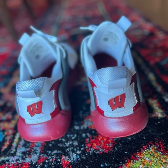 UNDER ARMOUR Team HOVR Apex 3 Training Shoes University of Wisconsin - Picture 4 of 10